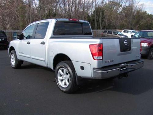 Nissan Titan 2010 photo 1
