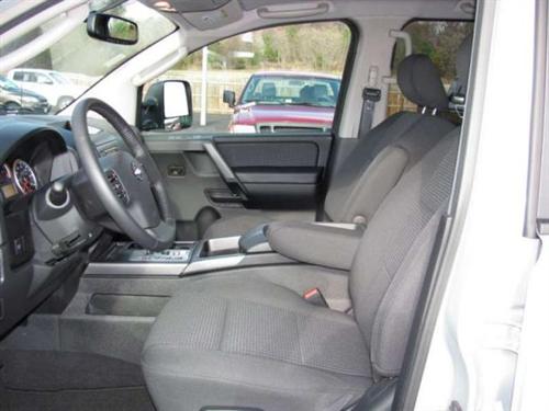 Nissan Titan 2010 photo 3