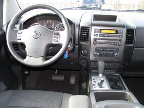 Nissan Titan 2010 photo 4