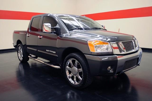 Nissan Titan 2010 photo 1