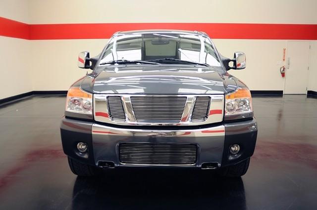 Nissan Titan 2010 photo 3