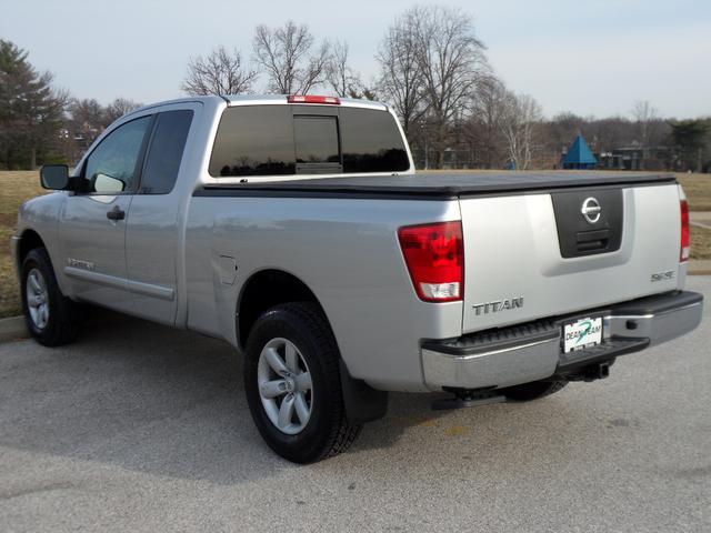 Nissan Titan 2010 photo 1