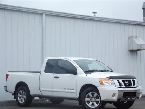 Nissan Titan 2010 photo 2
