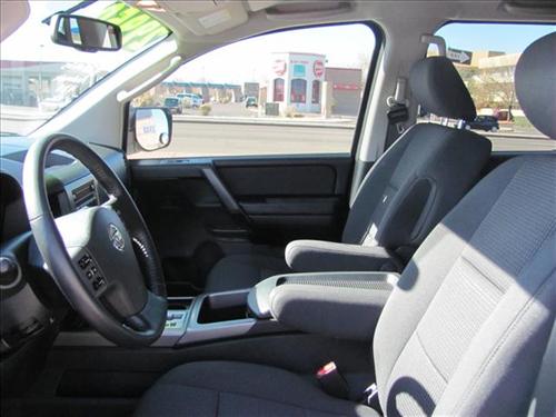 Nissan Titan 2010 photo 1