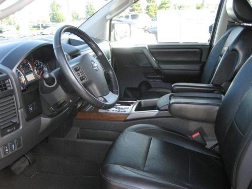 Nissan Titan 2010 photo 1