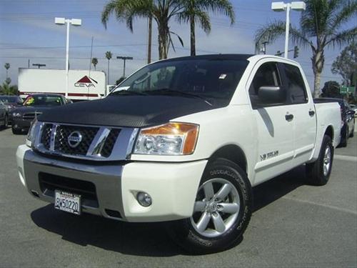 Nissan Titan 2010 photo 1