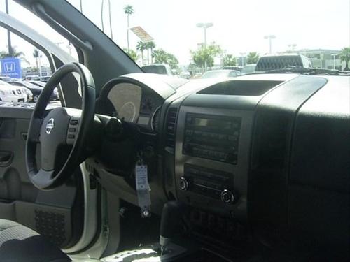 Nissan Titan 2010 photo 3