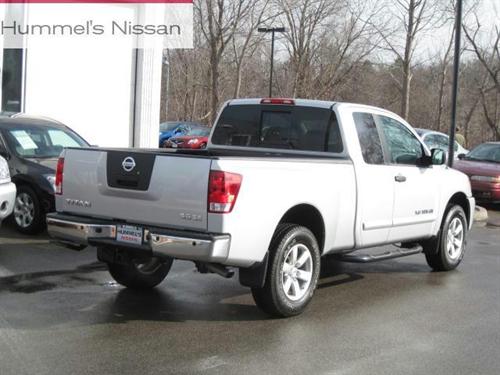 Nissan Titan 2010 photo 1