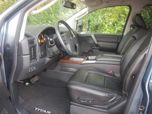 Nissan Titan 2010 photo 3