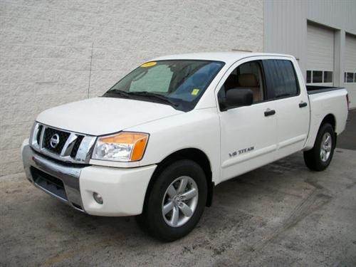 Nissan Titan 2010 photo 1