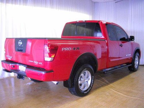 Nissan Titan 2010 photo 3