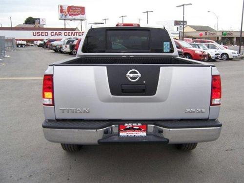 Nissan Titan 2010 photo 3