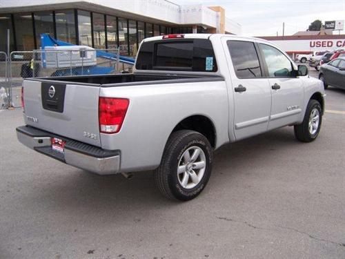 Nissan Titan 2010 photo 4
