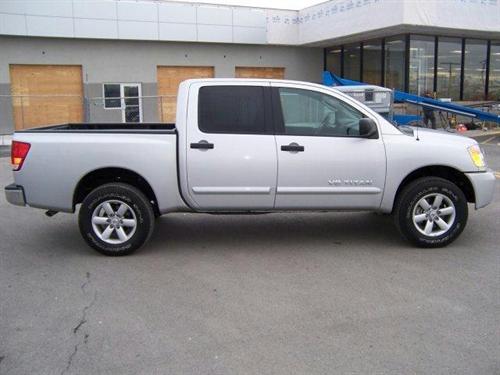 Nissan Titan 2010 photo 5