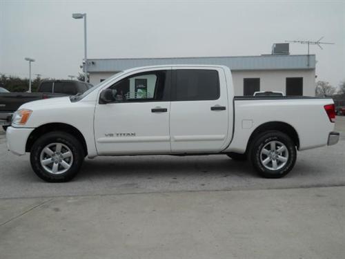 Nissan Titan 2010 photo 4