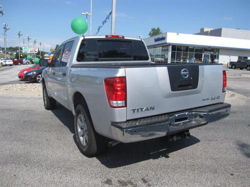 Nissan Titan 2010 photo 2