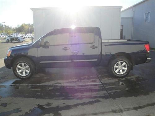 Nissan Titan 2010 photo 1