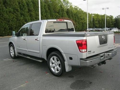 Nissan Titan 2010 photo 1