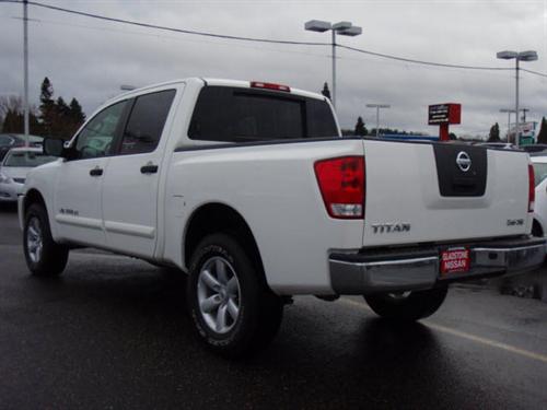 Nissan Titan 2010 photo 2