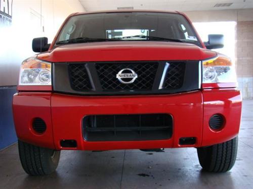 Nissan Titan 2010 photo 2