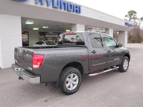 Nissan Titan 2010 photo 2