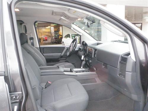 Nissan Titan 2010 photo 3