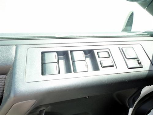 Nissan Titan 2010 photo 2