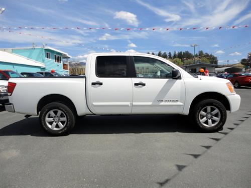 Nissan Titan 2010 photo 3