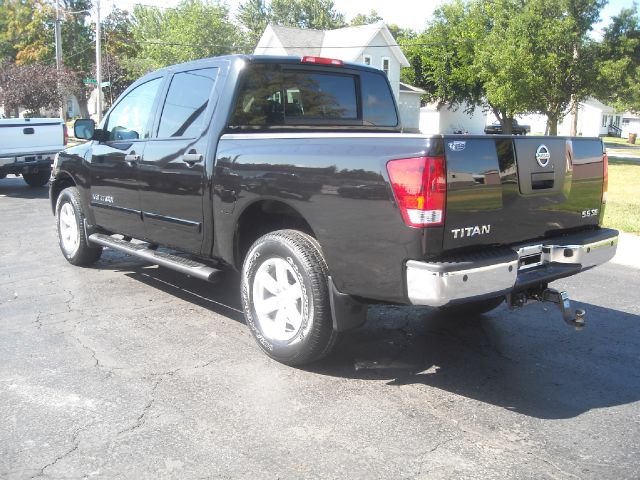 Nissan Titan 2010 photo 3