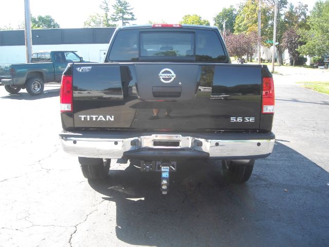 Nissan Titan 2010 photo 4