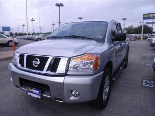 Nissan Titan 2010 photo 1