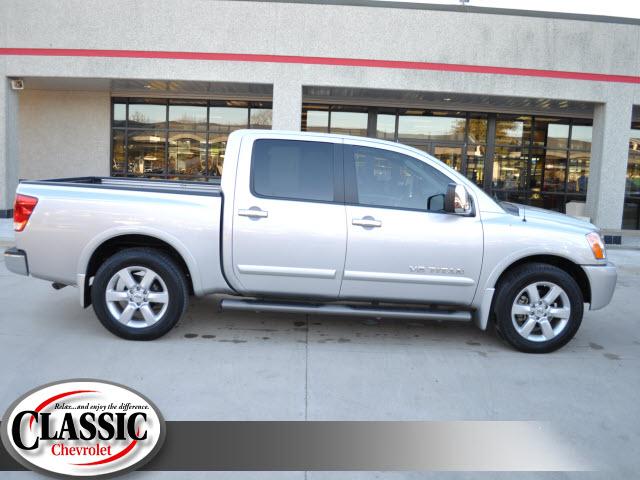 Nissan Titan X Pickup