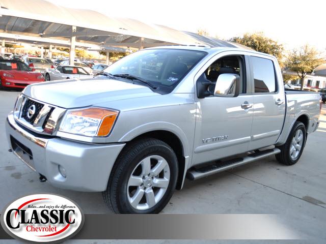 Nissan Titan 2010 photo 1