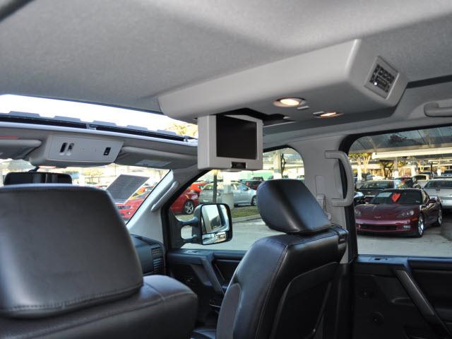 Nissan Titan 2010 photo 4