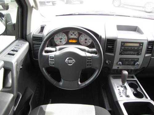 Nissan Titan 2010 photo 4