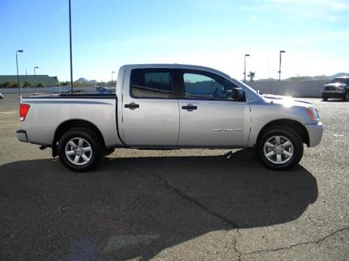 Nissan Titan 2010 photo 1