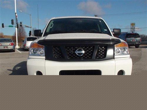 Nissan Titan 2010 photo 1