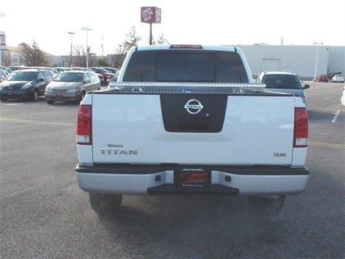 Nissan Titan 2010 photo 3