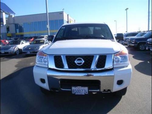 Nissan Titan 2010 photo 1