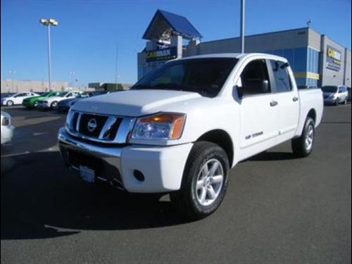 Nissan Titan 2010 photo 2