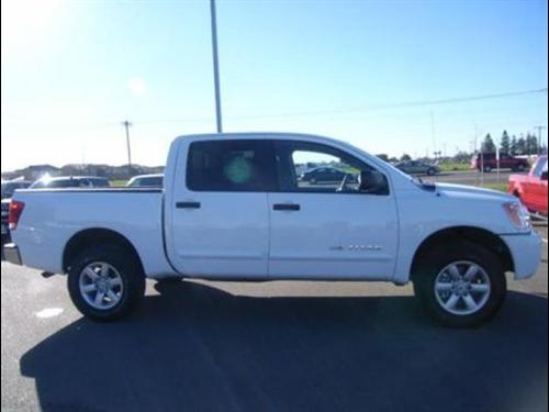 Nissan Titan 2010 photo 3
