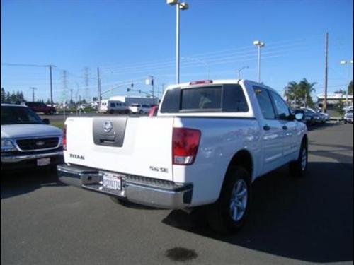 Nissan Titan 2010 photo 4