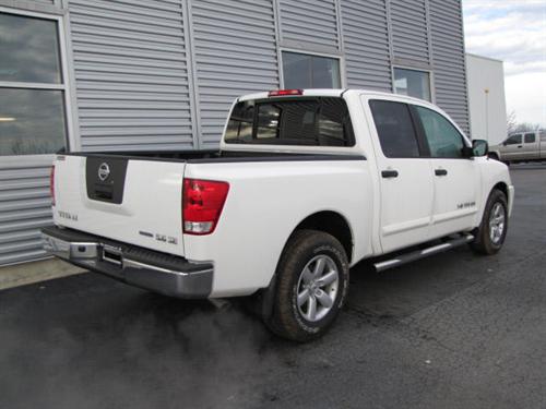 Nissan Titan 2010 photo 2