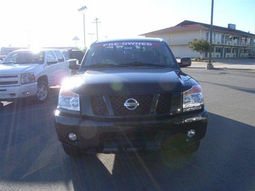 Nissan Titan 2010 photo 1