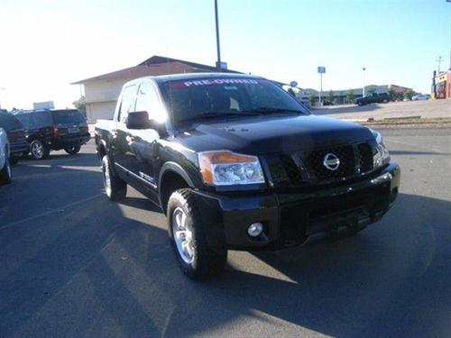 Nissan Titan 2010 photo 2