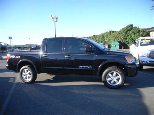 Nissan Titan 2010 photo 3