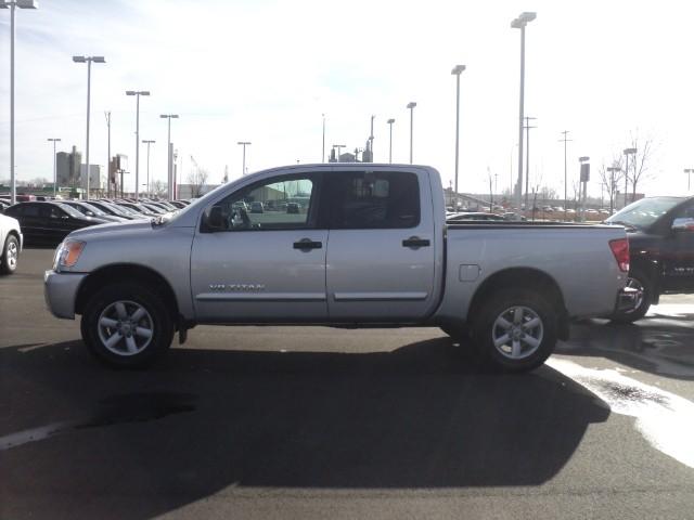 Nissan Titan 2010 photo 4