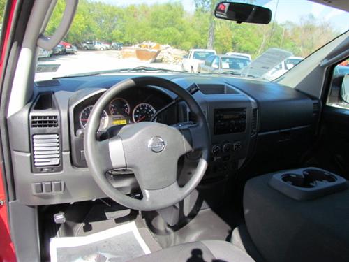 Nissan Titan 2010 photo 1