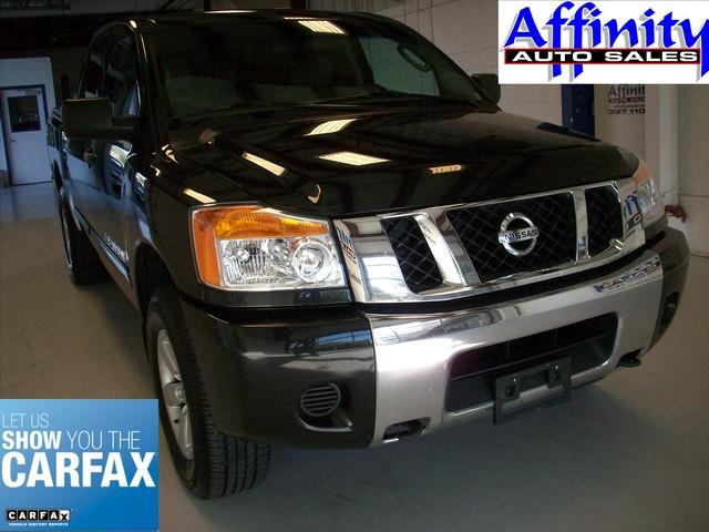 Nissan Titan 2010 photo 2