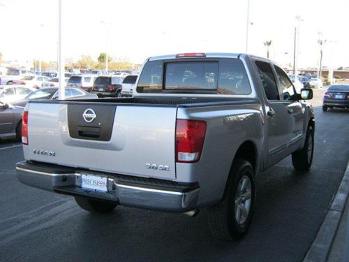 Nissan Titan 2010 photo 4